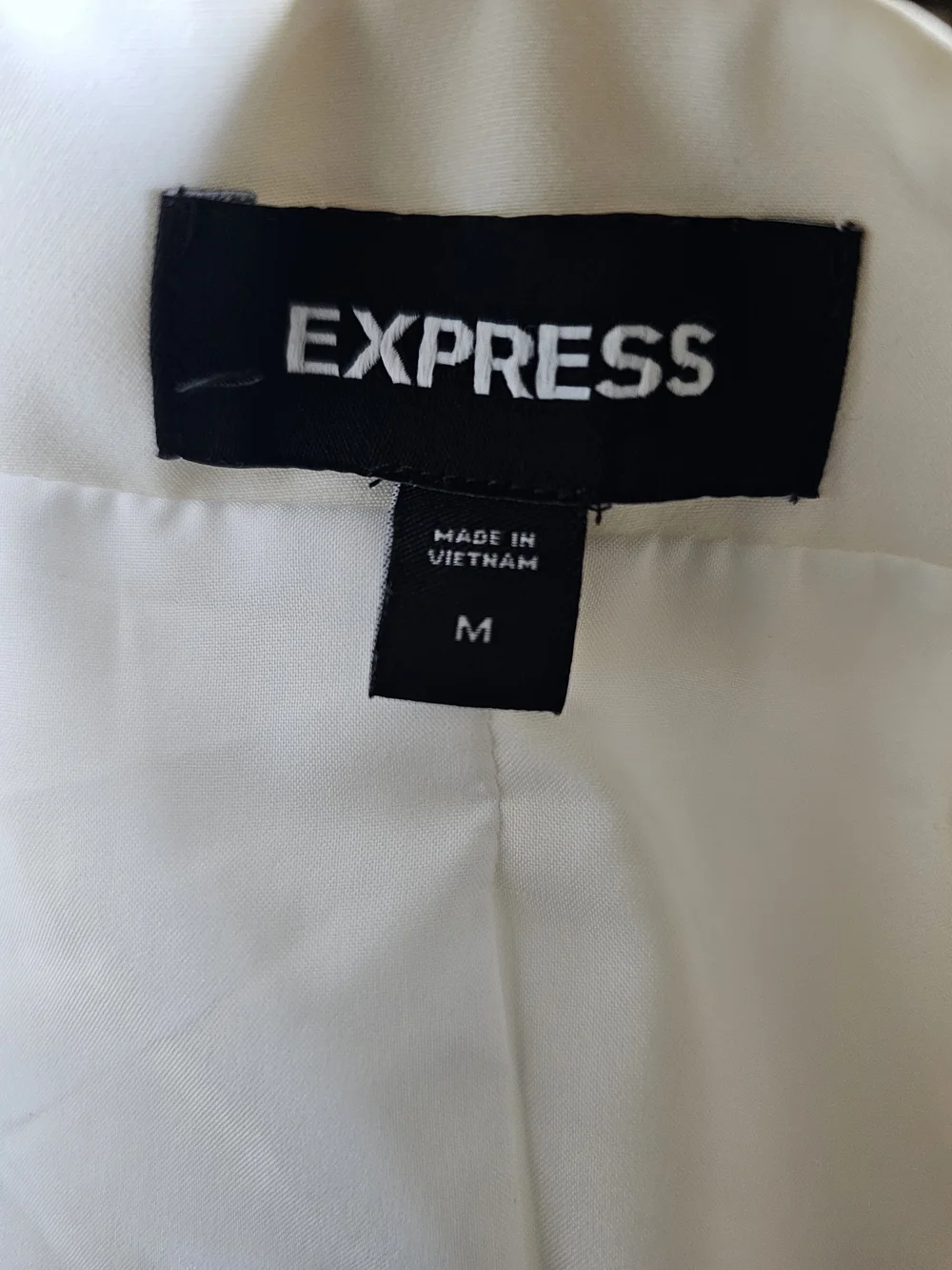 Express crisp white
